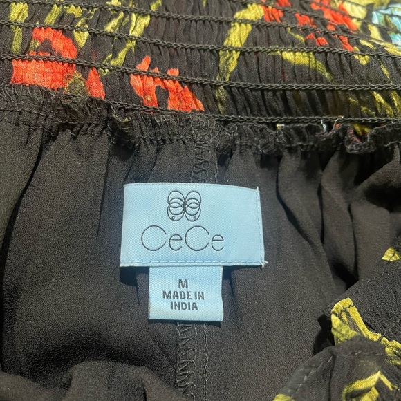 CeCe Black Blue Red Floral Ruffle Off the Shoulder Blouse Sz Medium - Picture 10 of 11